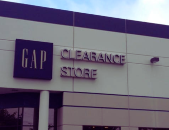 Gap Outlet Hebron