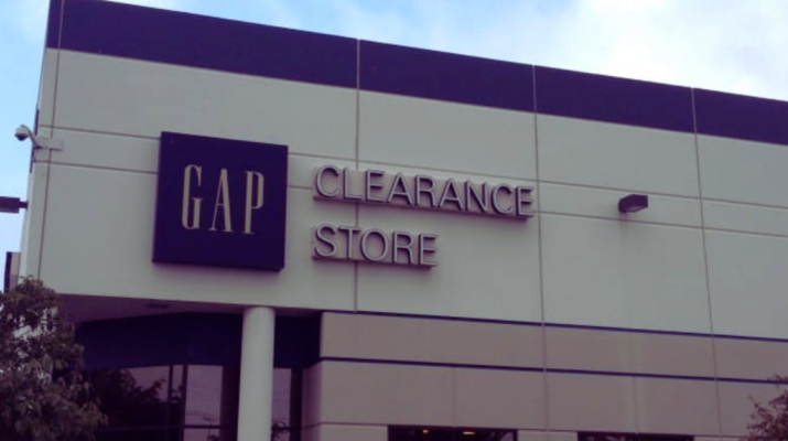 Gap Outlet Hebron